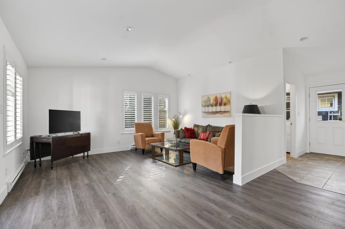 Walk-In Closet Photo of 1375 Mcbride Street, North Vancouver, BC