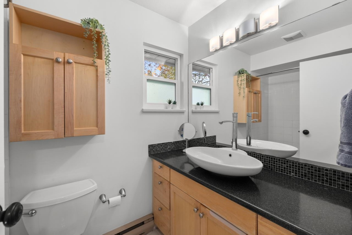 Guest Bathroom Photo of 3066 Smith Avenue, Burnaby, BC