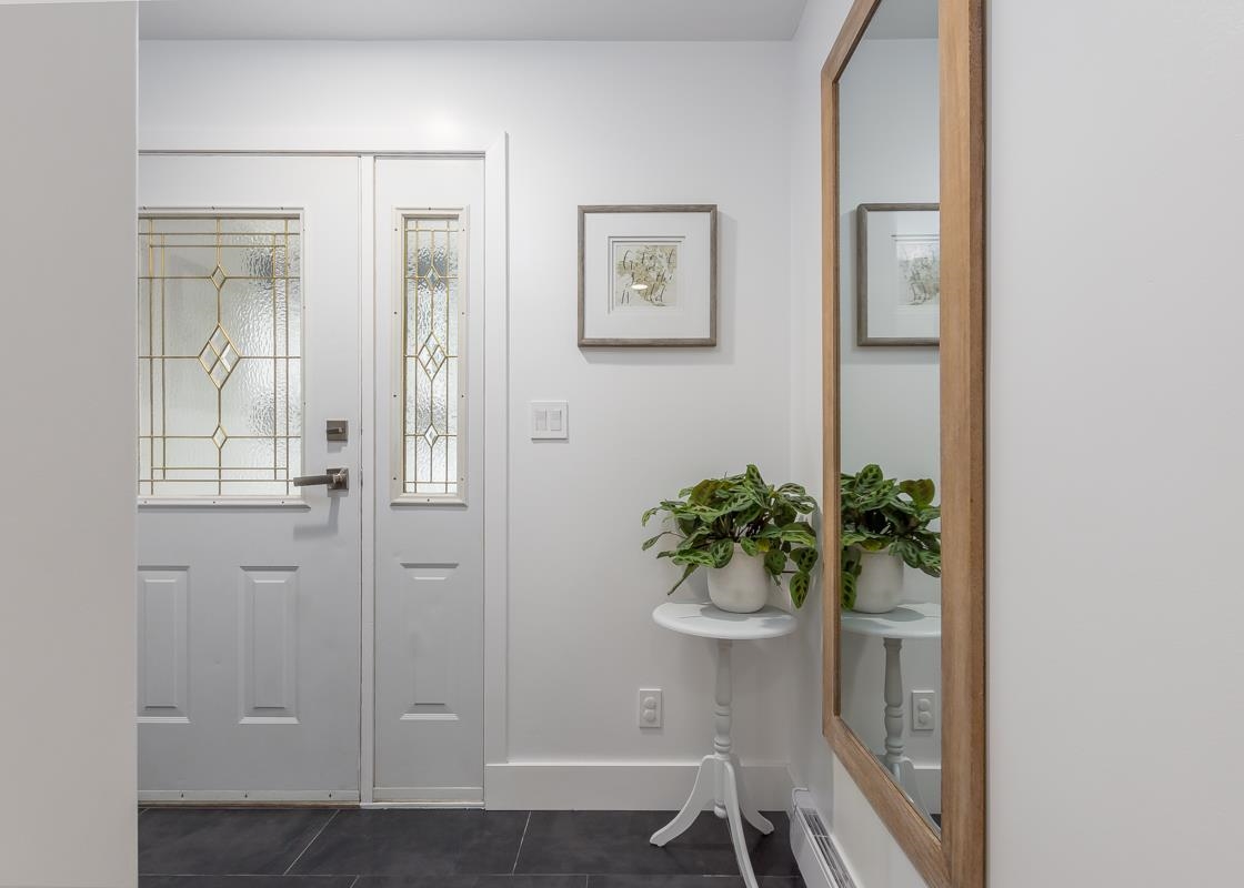 Basement Recreation Room Photo of 2 38247 Westway Avenue, Squamish, BC