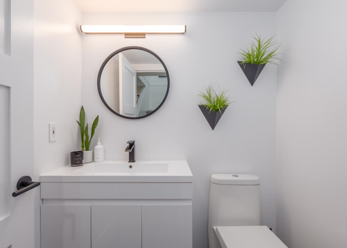 Bedroom 2 Photo of 2 38247 Westway Avenue, Squamish, BC