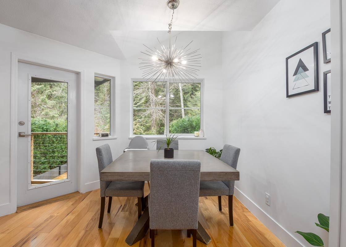 Kitchen Island Photo of 2 38247 Westway Avenue, Squamish, BC
