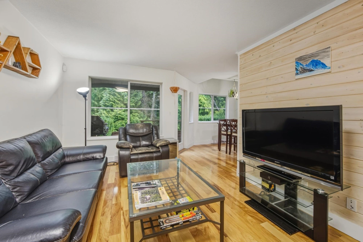 Office / Den Photo of 2 38247 Westway Avenue, Squamish, BC