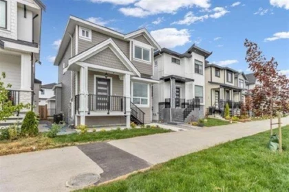19415 70 Avenue, Surrey, BC, Surrey — Single Family Residence for sale