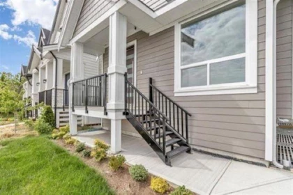 19415 70 Avenue, Surrey, BC, Surrey — Single Family Residence for sale