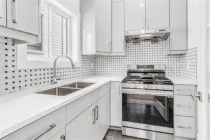 Guest Bathroom Photo of 19415 70 Avenue, Surrey, BC