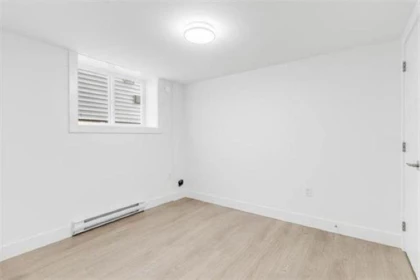 Hot Tub / Spa Photo of 19415 70 Avenue, Surrey, BC