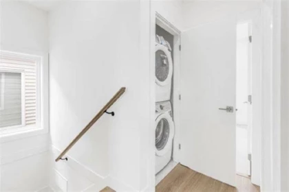 Powder Room Photo of 19415 70 Avenue, Surrey, BC