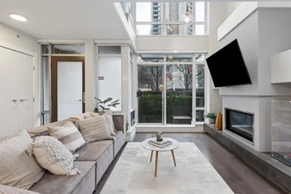 863 Richards Street, Vancouver, BC, Vancouver — Townhouse for sale