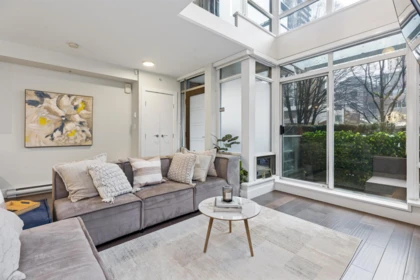 863 Richards Street, Vancouver, BC, Vancouver — Townhouse for sale