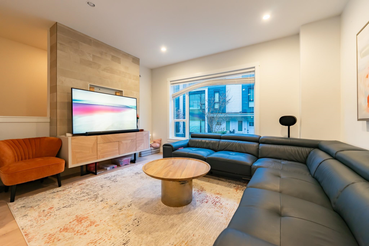 Dining Area Photo of 180 2277 Oak Meadows Drive, Surrey, BC