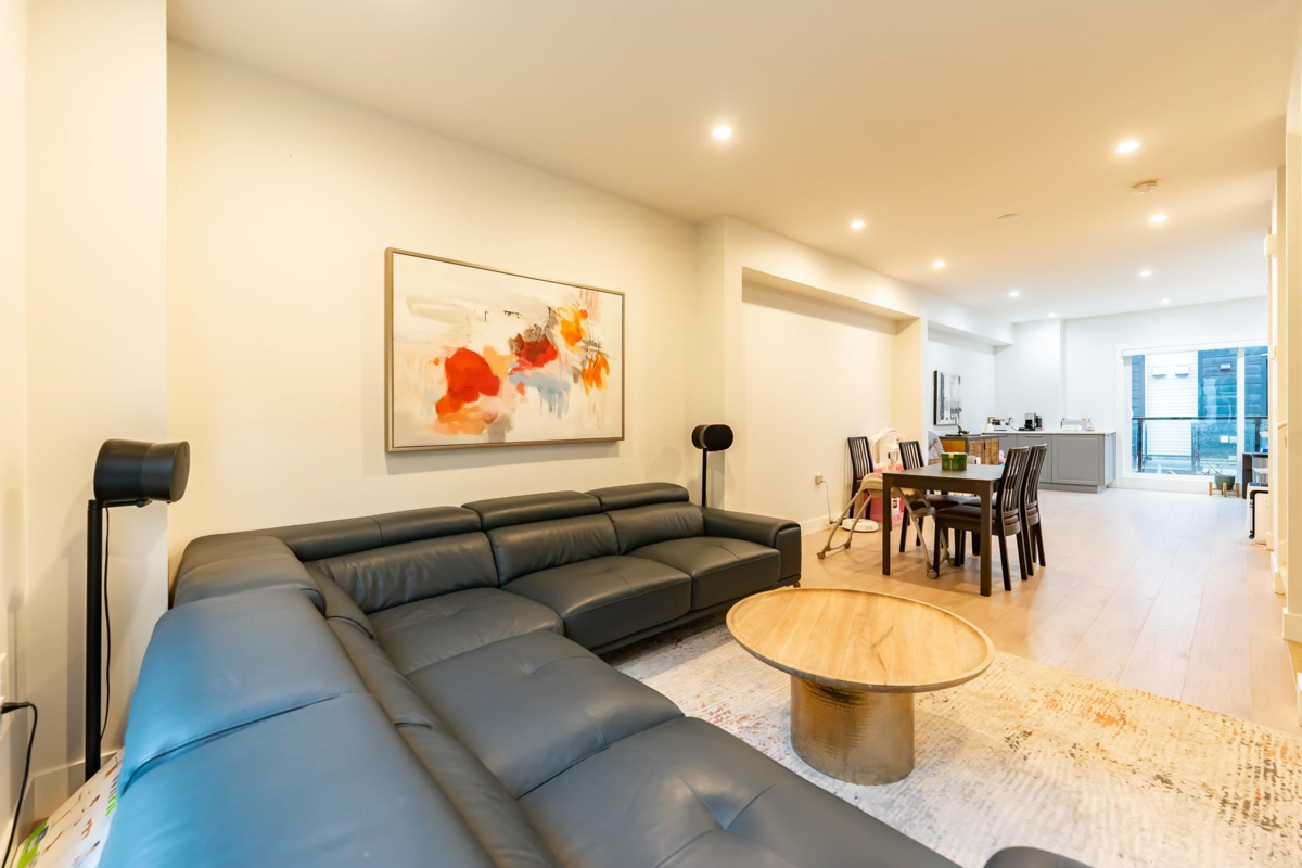 Family Room Photo of 180 2277 Oak Meadows Drive, Surrey, BC