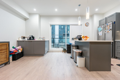 Kitchen Photo of 180 2277 Oak Meadows Drive, Surrey, BC