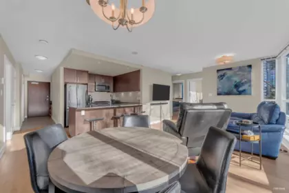 705 2978 Glen Drive, Coquitlam, BC, Coquitlam — Apartment/Condo for sale