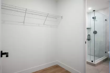 Primary Bathroom Photo of 205 33160 Plaxton Crescent, Abbotsford, BC
