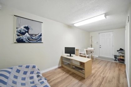 Hallway Photo of 966 E 64th Avenue, Vancouver, BC