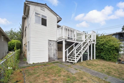 Swimming Pool Photo of 966 E 64th Avenue, Vancouver, BC