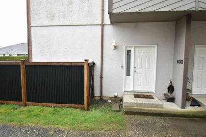 Basement Recreation Room Photo of 633 Douglas Street, Hope, BC