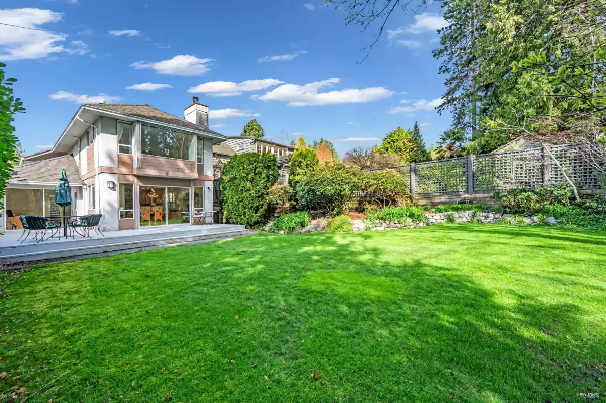 Family Room Photo of 1006 Sinclair Street, West Vancouver, BC