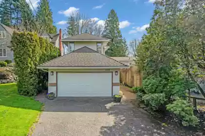 Garden / Landscaping Photo of 1006 Sinclair Street, West Vancouver, BC