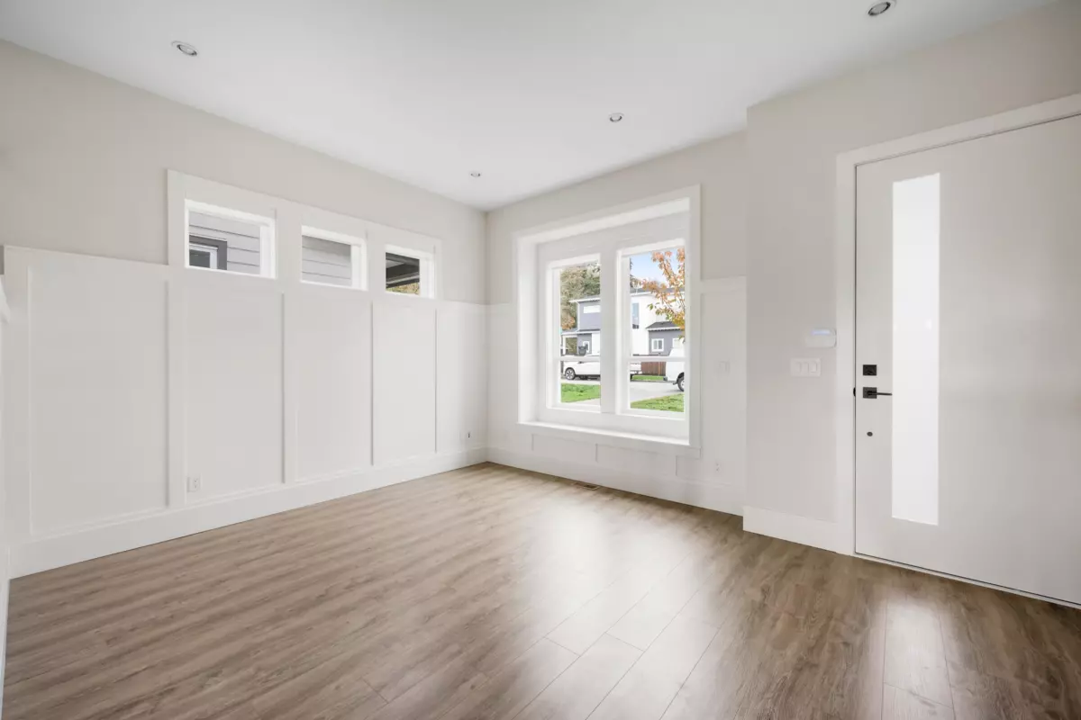 Dining Area Photo of 16742 20a Avenue, Surrey, BC