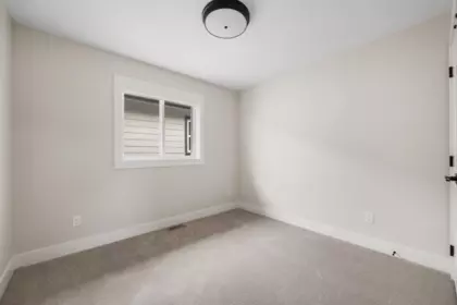 Mudroom Photo of 16742 20a Avenue, Surrey, BC