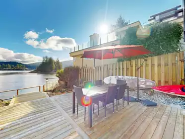 Hot Tub / Spa Photo of 4545 Strathcona Road, North Vancouver, BC