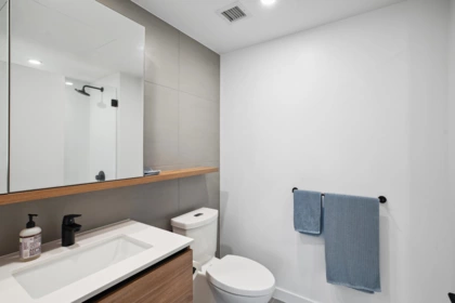 Walk-In Closet Photo of 3609 10448 University Drive, Surrey, BC