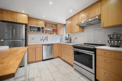 Kitchen Photo of 101 1331 Foster Street, Surrey, BC