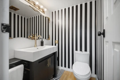 Powder Room Photo of 101 1331 Foster Street, Surrey, BC