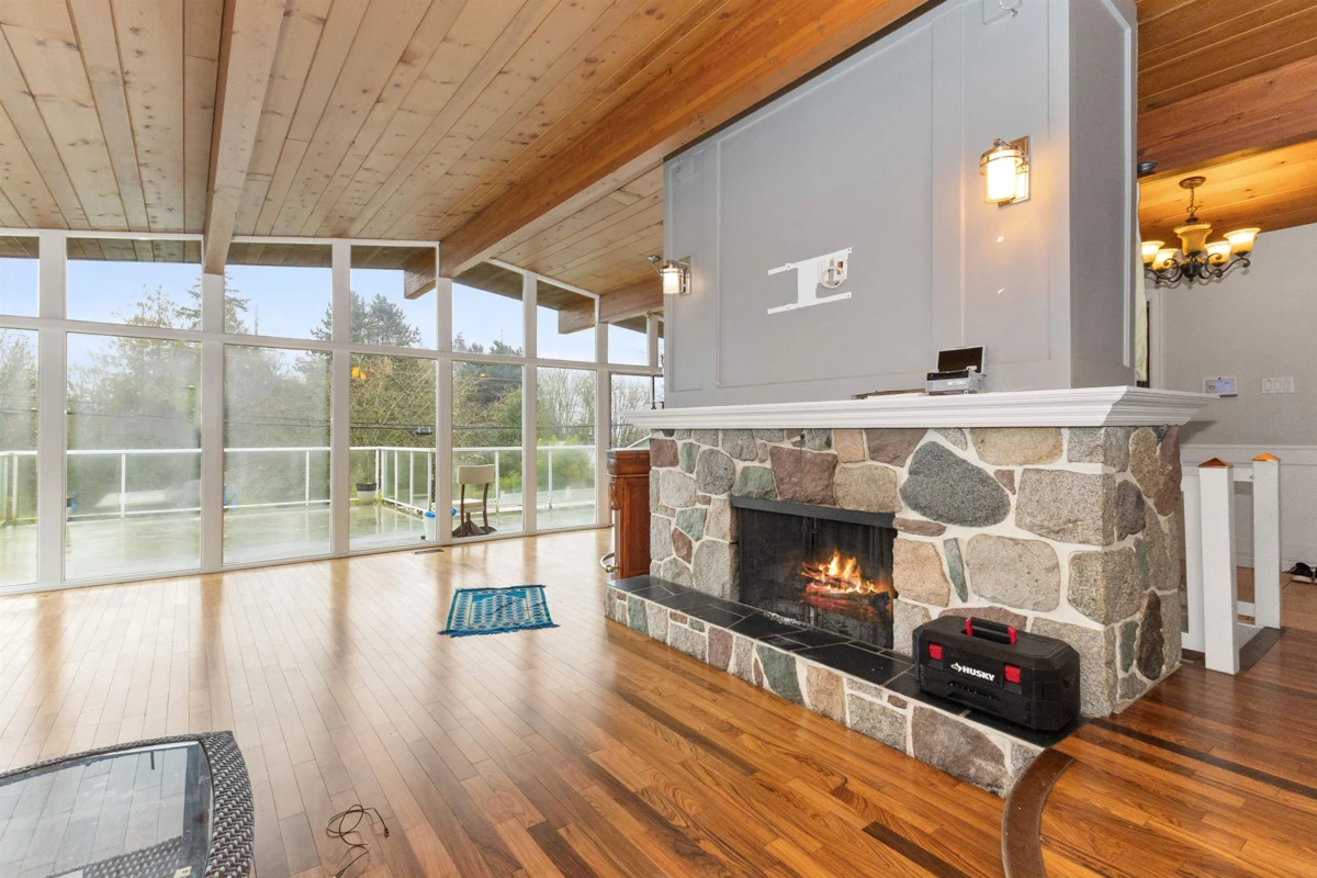 Living Room Photo of 11875 99a Avenue, Surrey, BC