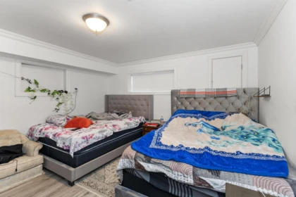 Laundry Room Photo of 11875 99a Avenue, Surrey, BC