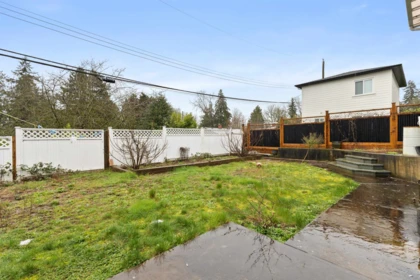 Staircase Photo of 11875 99a Avenue, Surrey, BC