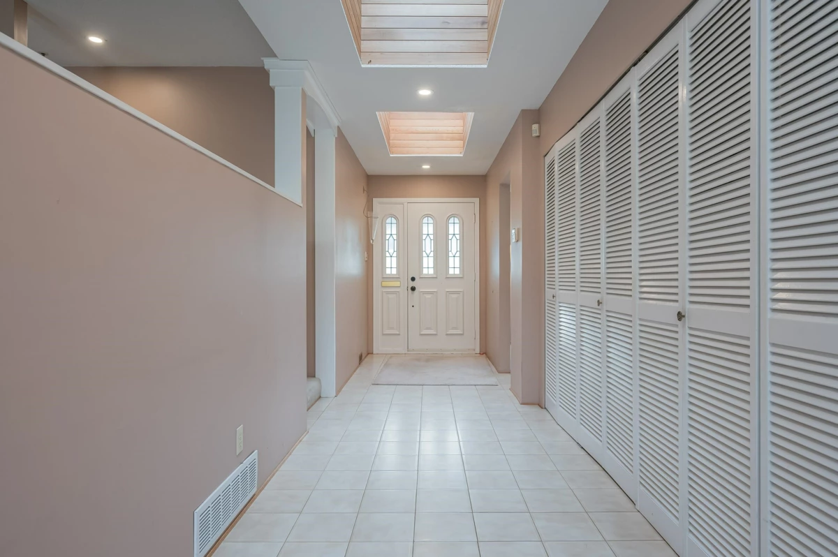 Dining Area Photo of 10523 Fraserglen Drive, Surrey, BC