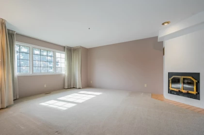 Kitchen Photo of 10523 Fraserglen Drive, Surrey, BC