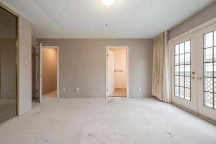 Mudroom Photo of 10523 Fraserglen Drive, Surrey, BC