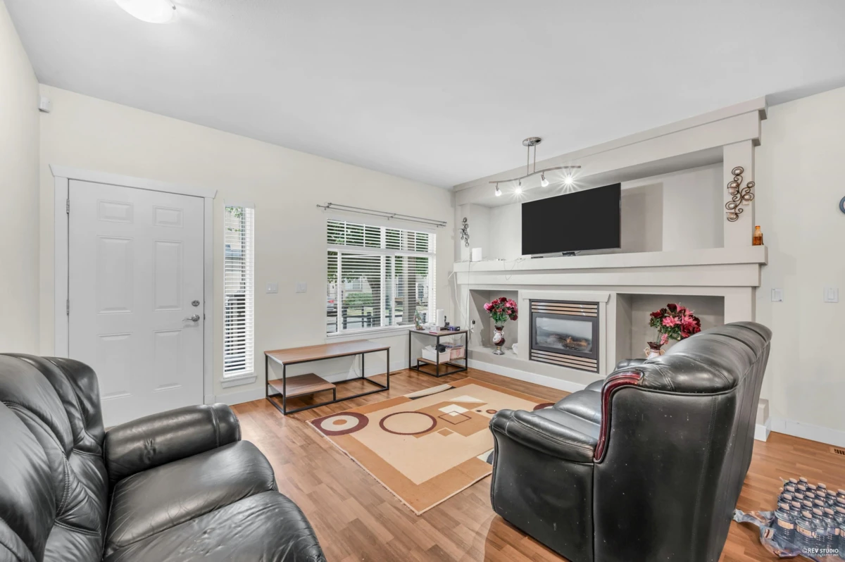 Dining Area Photo of 35 6195 168 Street, Surrey, BC