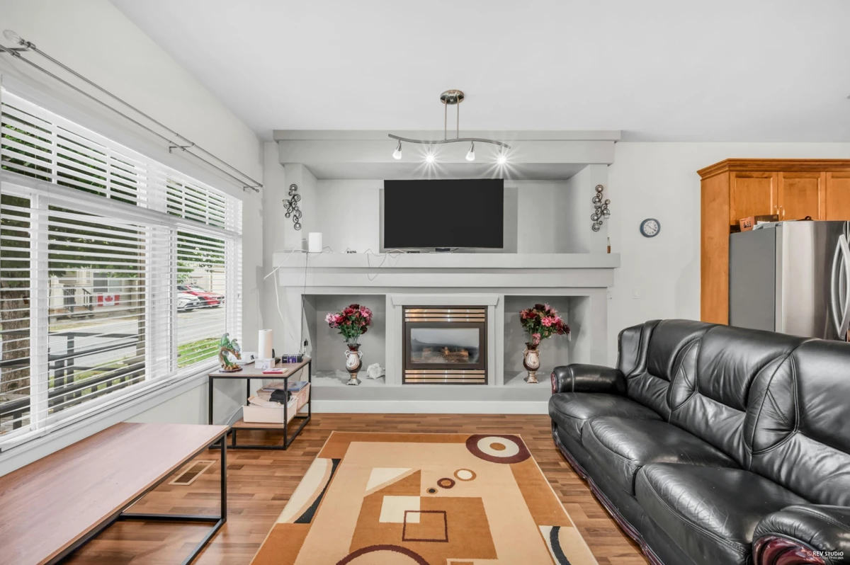 Living Room Photo of 35 6195 168 Street, Surrey, BC