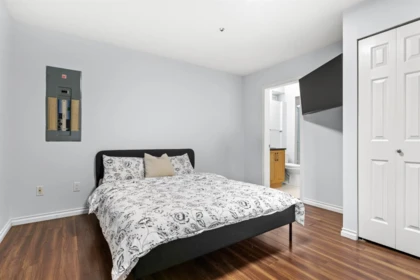 Hot Tub / Spa Photo of 1356 E 62nd Avenue, Vancouver, BC