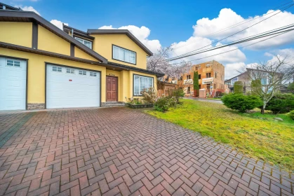 4706 Sardis Street, Burnaby, BC, Burnaby — Half Duplex for sale
