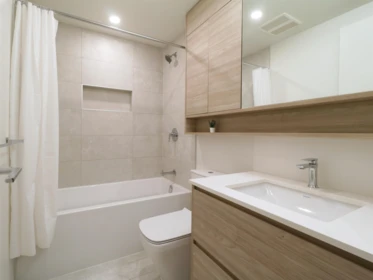 Hallway Photo of 1205 595 Austin Avenue, Coquitlam, BC