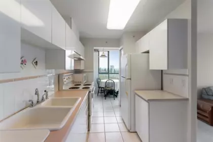 Pantry Photo of 906 6622 Southoaks Crescent, Burnaby, BC