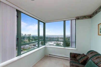 Primary Bedroom Photo of 906 6622 Southoaks Crescent, Burnaby, BC