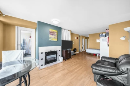 1403 4888 Hazel Street, Burnaby, BC, Burnaby — Apartment/Condo for sale