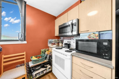 1403 4888 Hazel Street, Burnaby, BC, Burnaby — Apartment/Condo for sale