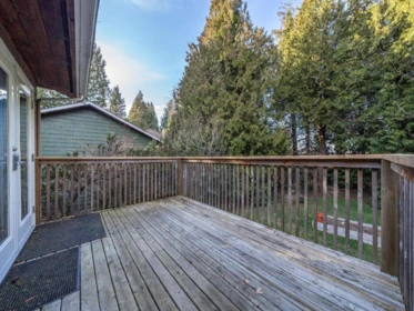 Hot Tub / Spa Photo of 12569 26 Avenue, Surrey, BC