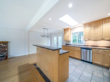 Kitchen Photo of 12569 26 Avenue, Surrey, BC