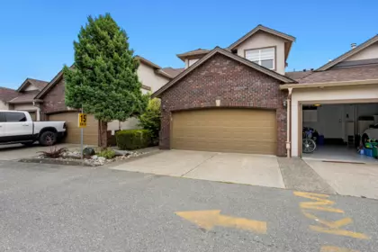 32 2525 Yale Court, Abbotsford, BC, Abbotsford — Townhouse for sale