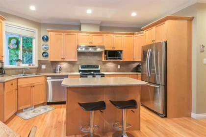 Breakfast Nook Photo of 15560 36b Avenue, Surrey, BC