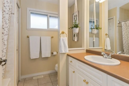 Laundry Room Photo of 15560 36b Avenue, Surrey, BC