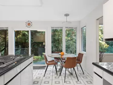 Breakfast Nook Photo of 186 Stevens Drive, West Vancouver, BC